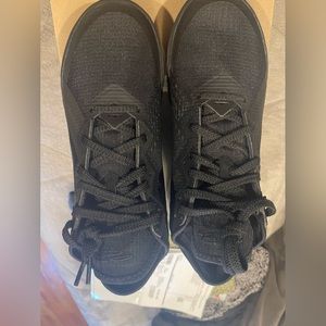 NEW Nike Lebron XVIII 18 Low Men's Shoes Black Size mens 7.5 womens 9